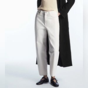 NWT COS White Arch Barrel Leg Jeans - Size 27